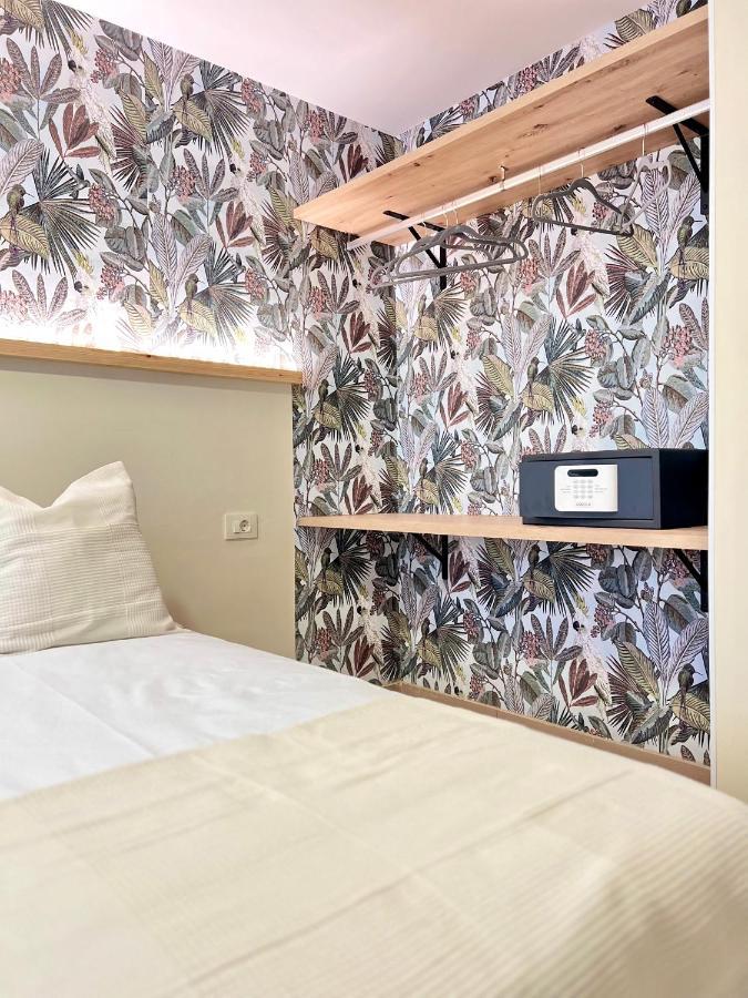 Hostal La Poetisa - Auto Check-In Culleredo Exteriér fotografie