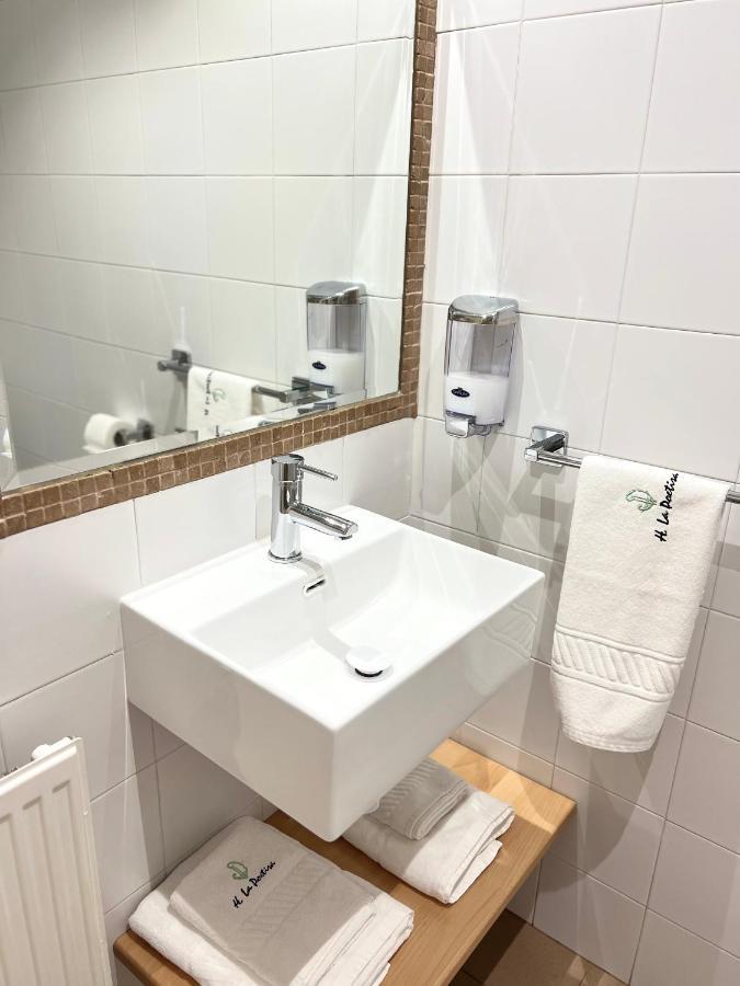 Hostal La Poetisa - Auto Check-In Culleredo Exteriér fotografie