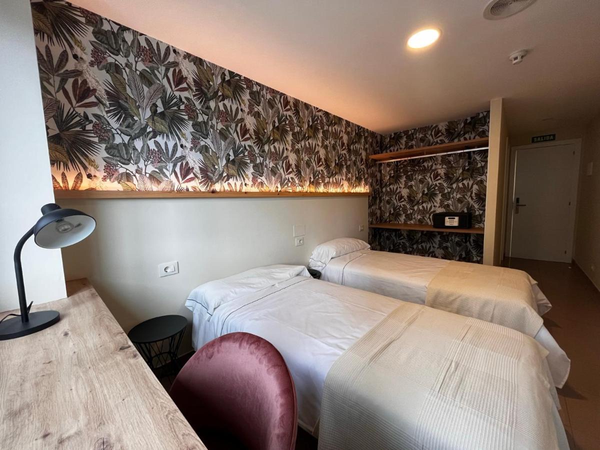 Hostal La Poetisa - Auto Check-In Culleredo Exteriér fotografie