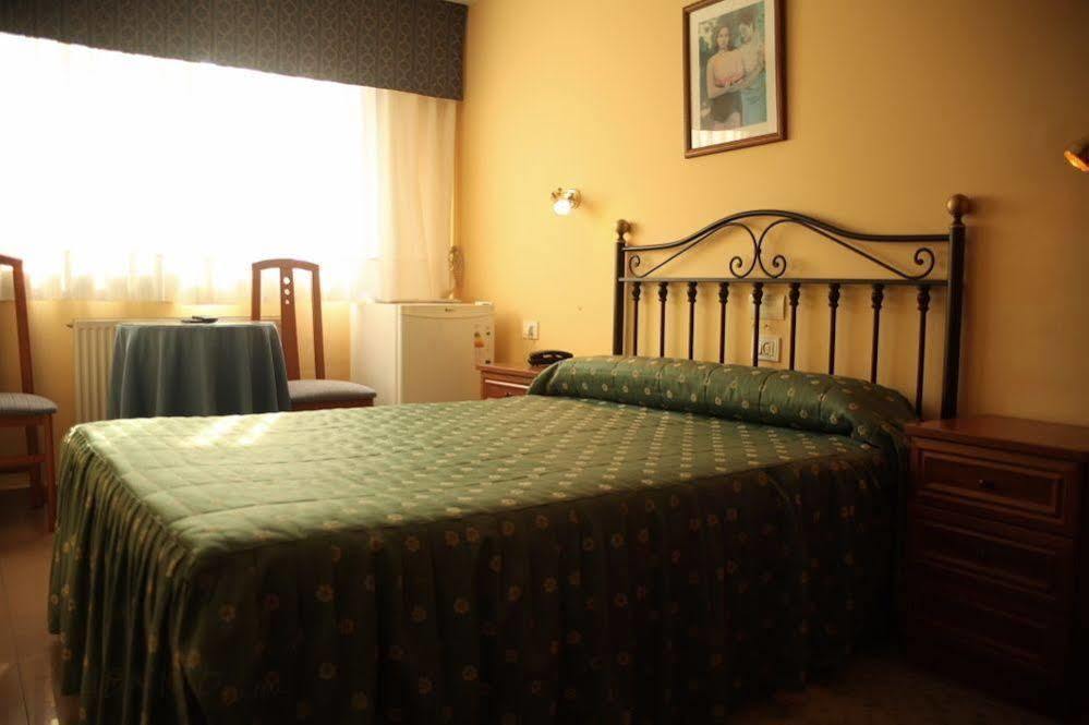 Hostal La Poetisa - Auto Check-In Culleredo Exteriér fotografie